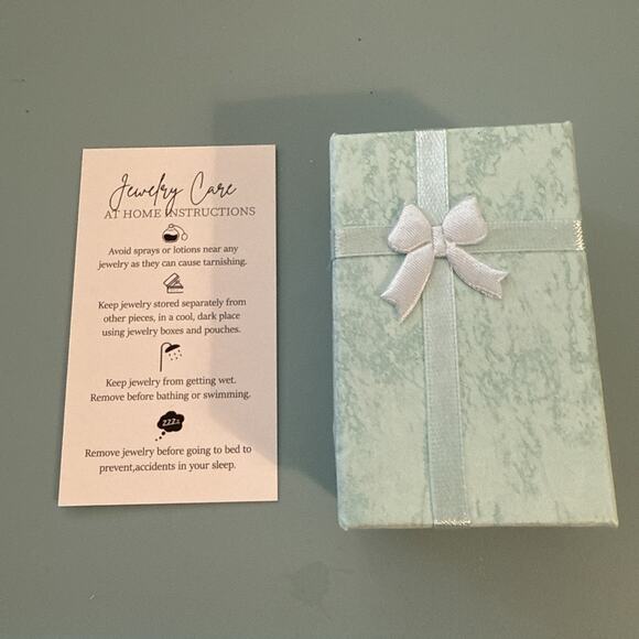 Vintage Christmas Pin Brooch Heart shaped Joy Pin 1 1/8 Inches - Picture 4 of 4